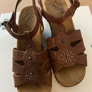 Naturalizer Natural Soul Brown Leather Sandals 7.5